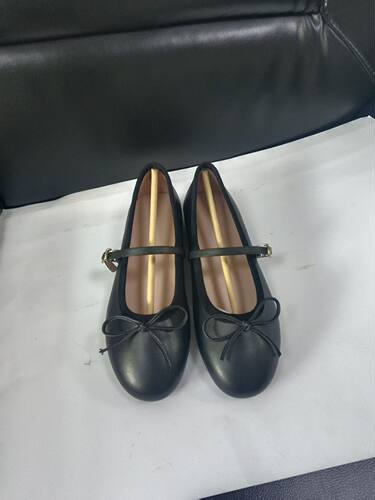 东莞产女时尚乐鞋面纳帕牛皮裡头层猪皮蝴蝶结跟1Cm脚背带舒适