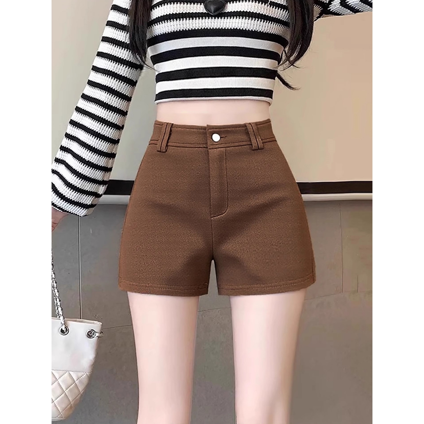 咖色麂皮绒短裤女呢子靴裤休闲裤