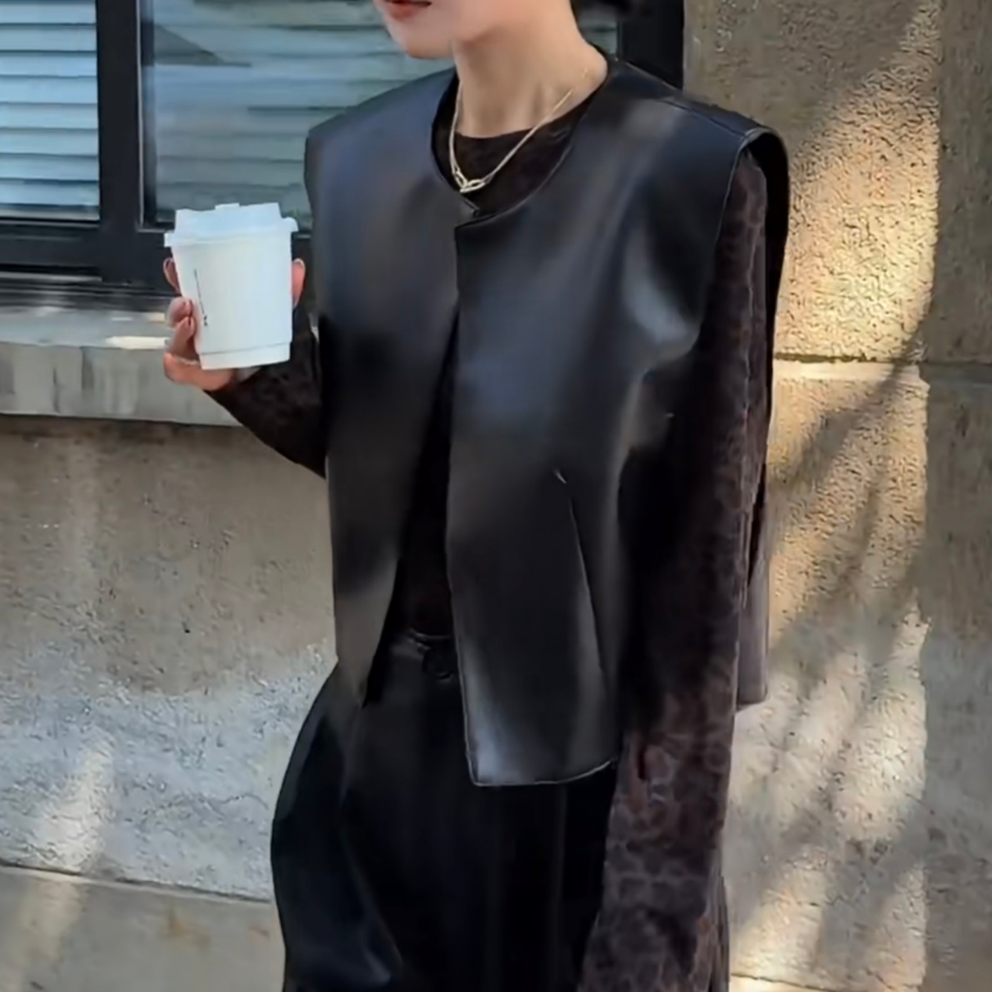 大码黑色pu皮衣马甲女马夹外穿