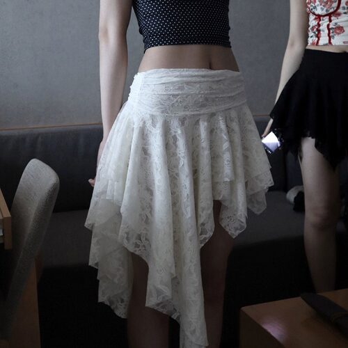 女士不规则蕾丝半身短裙  Ladies' irregular lace midi skirt