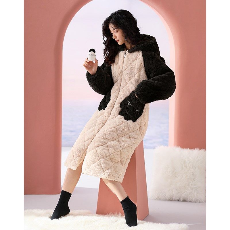 2022新款睡袍女冬季珊瑚绒加绒加厚三层夹棉可爱卡通长款浴袍睡衣