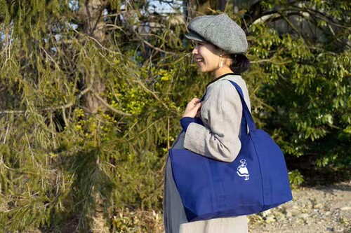 日本 Irma 女孩刺绣logo蓝色帆布包单肩包托特包环保袋：