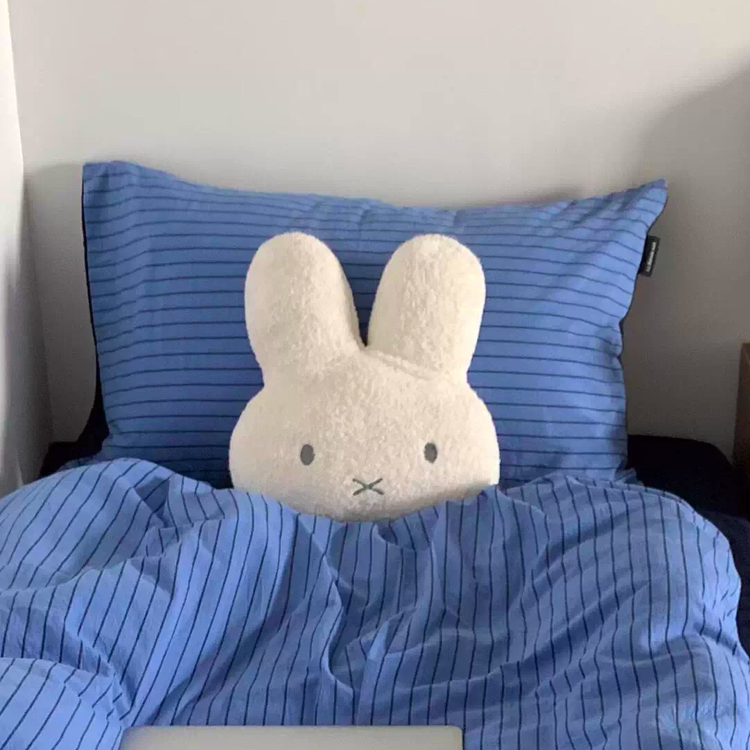 米菲兔抱枕床上玩偶女生睡觉用网红超软可爱毛绒玩具沙发客厅靠枕