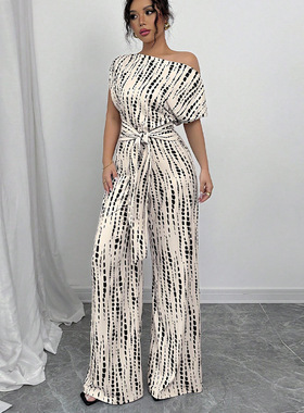 Slanted shoulder jumpsuit, wide leg pants 斜肩连身衣阔腿长裤