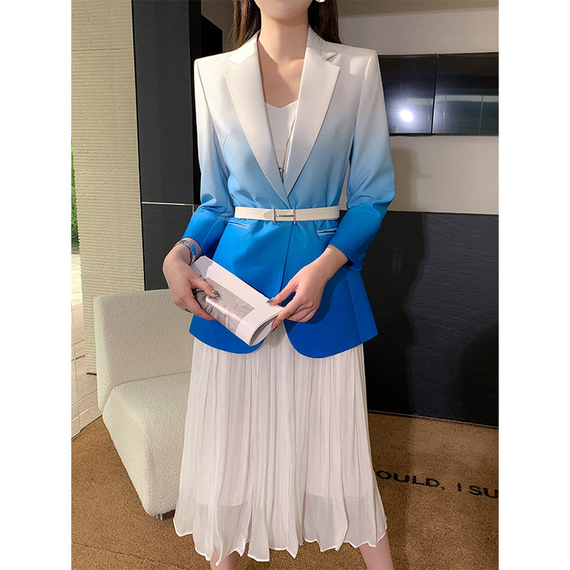西装外套女早秋高级感2026新款韩版休闲时尚女神范西服套裙两件套