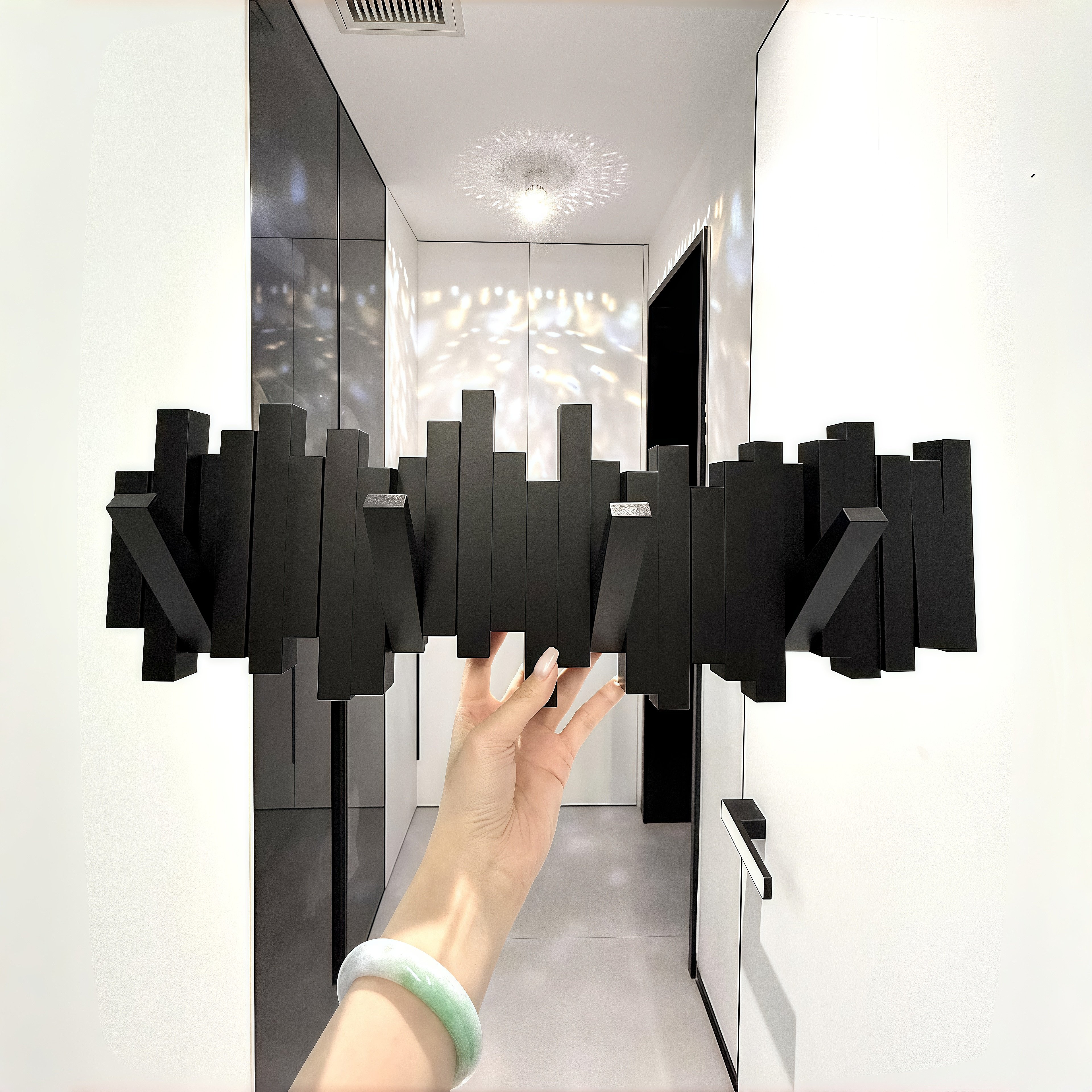 既能挂衣又能装饰的钢琴键挂衣架