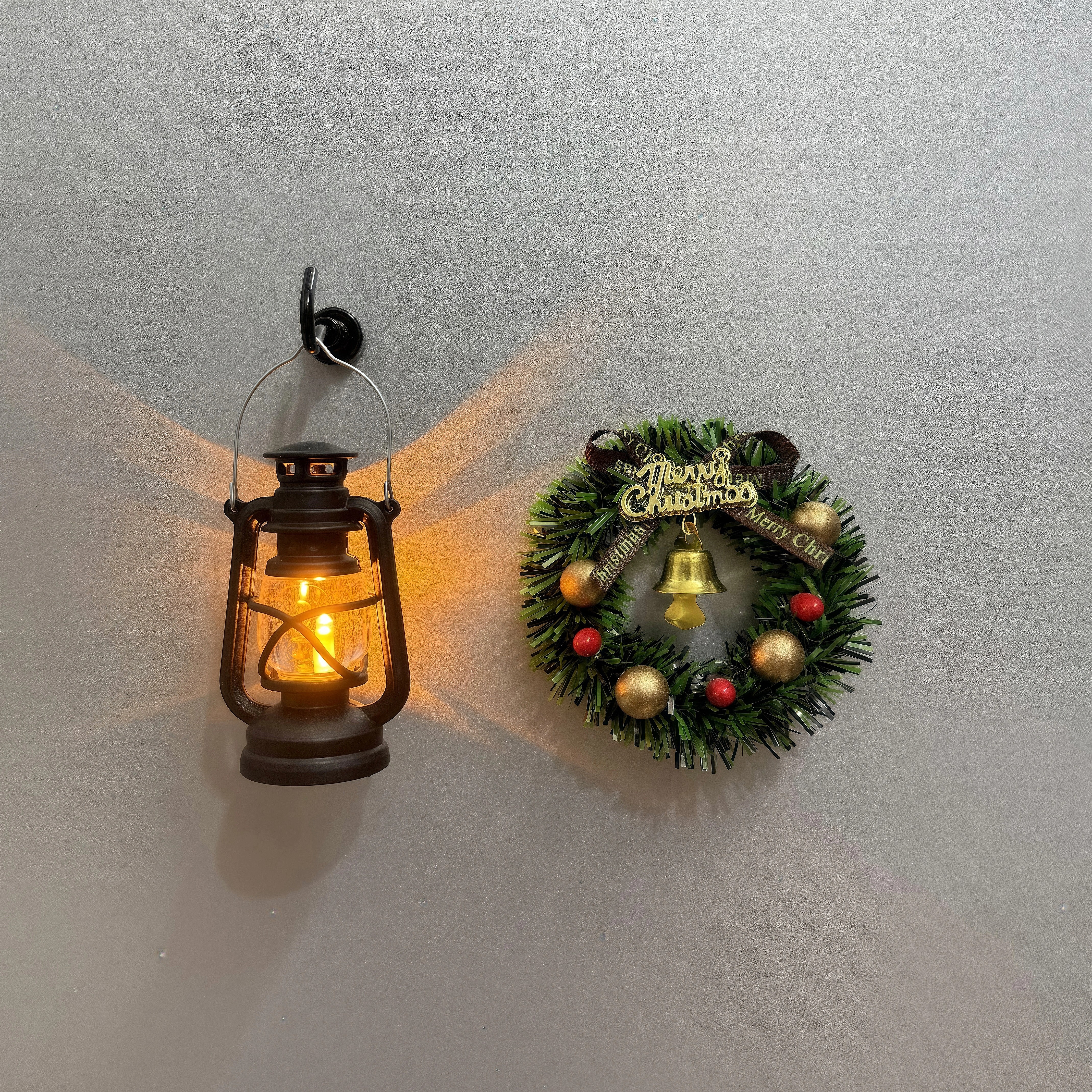 超有氛围感的圣诞花环小煤油灯！