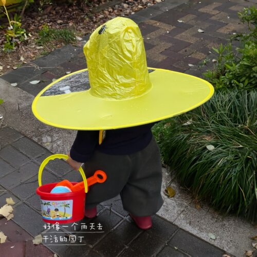 小黄鸭飞碟雨衣宝宝雨披儿童斗篷式雨伞帽幼儿园非一次性雨衣加厚