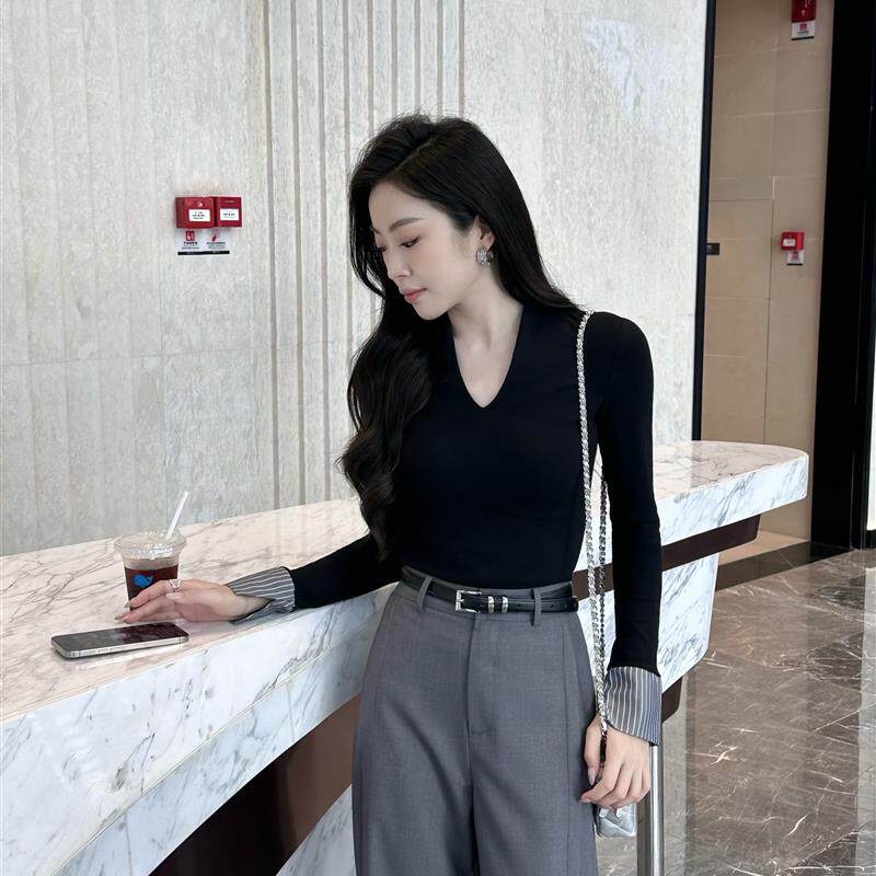 美娜V领拼接黑色打底衫女2025秋季新款简约显瘦修身显腰纯色上衣