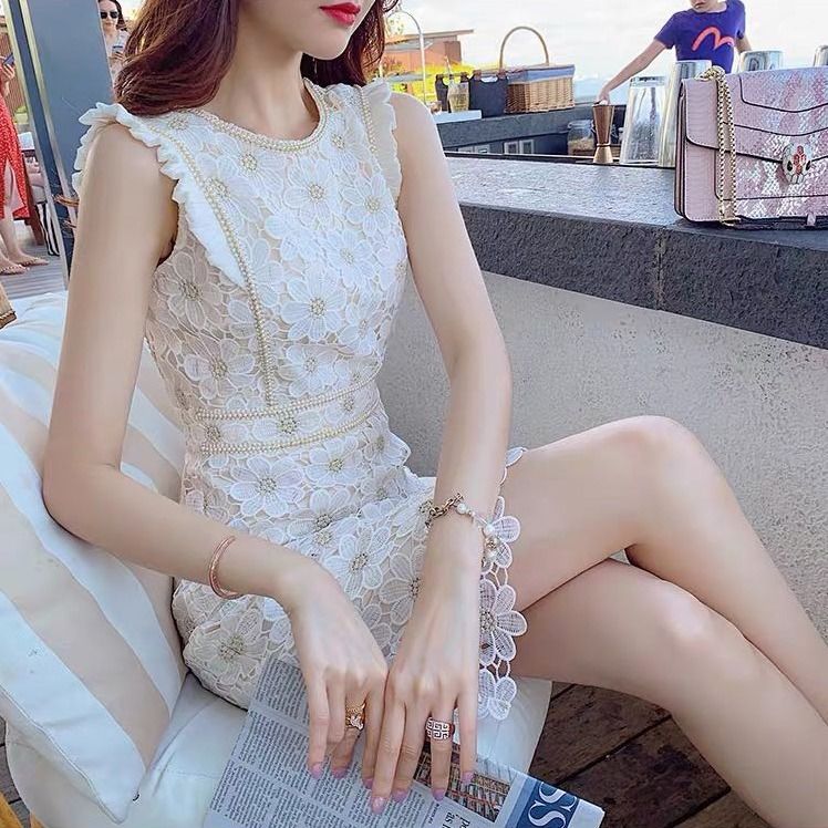 无袖蕾丝连衣裙女装2025夏季新款圆领气质修身包臀裙中长高腰裙子