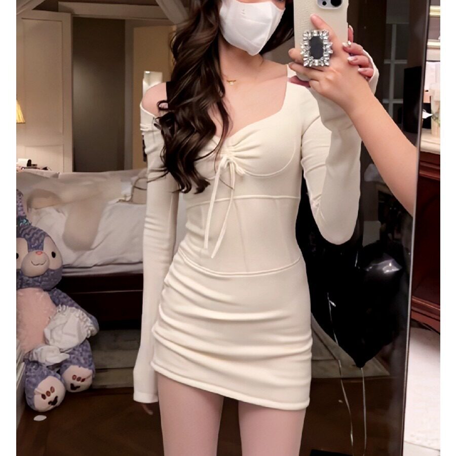 纯欲性感修身方领针织连