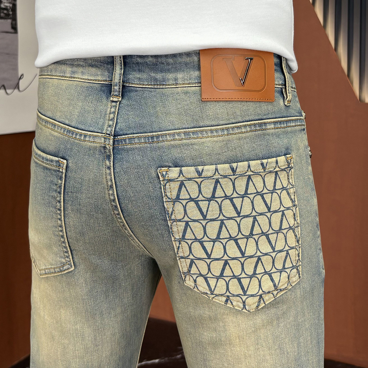 2026新款高端复古浅蓝色牛仔裤男春夏薄款弹力修身小直筒潮牌裤子