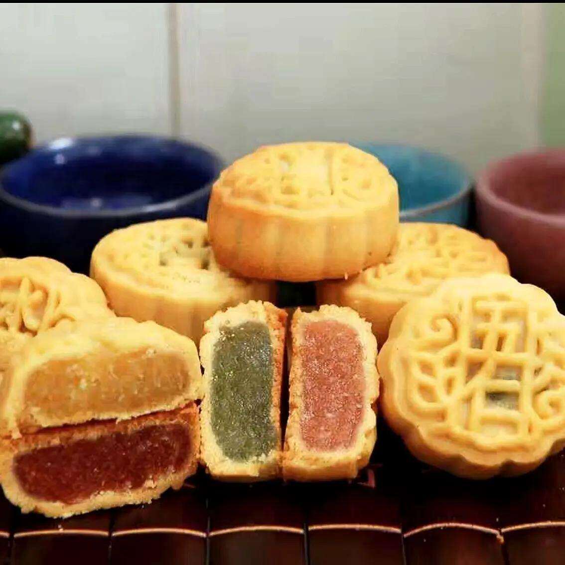 水果味月饼凤梨哈密瓜草莓水蜜桃五仁月饼广式糕点零食中秋礼盒