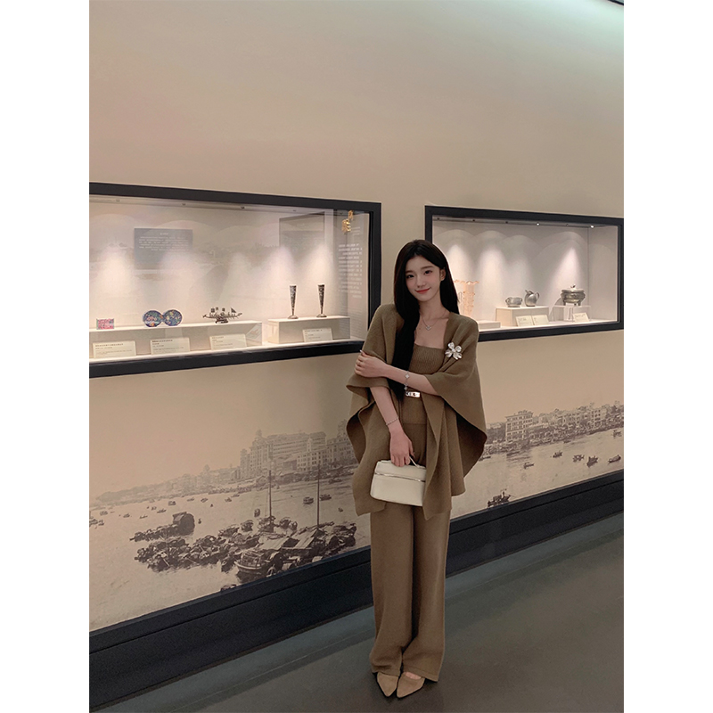 YYW汪澜的妹妹 枫糖板栗 深驼色针织披肩吊带百搭针织裤套装