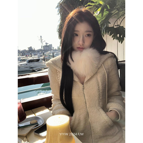 YYW汪澜的妹妹 糯米团子 毛球羊羔毛收腰卫衣外套百搭短裤套装