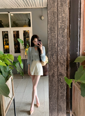 YIYIWANG 百穿不腻  2色百搭长腿显瘦小香女团短裤高腰气质休闲裤