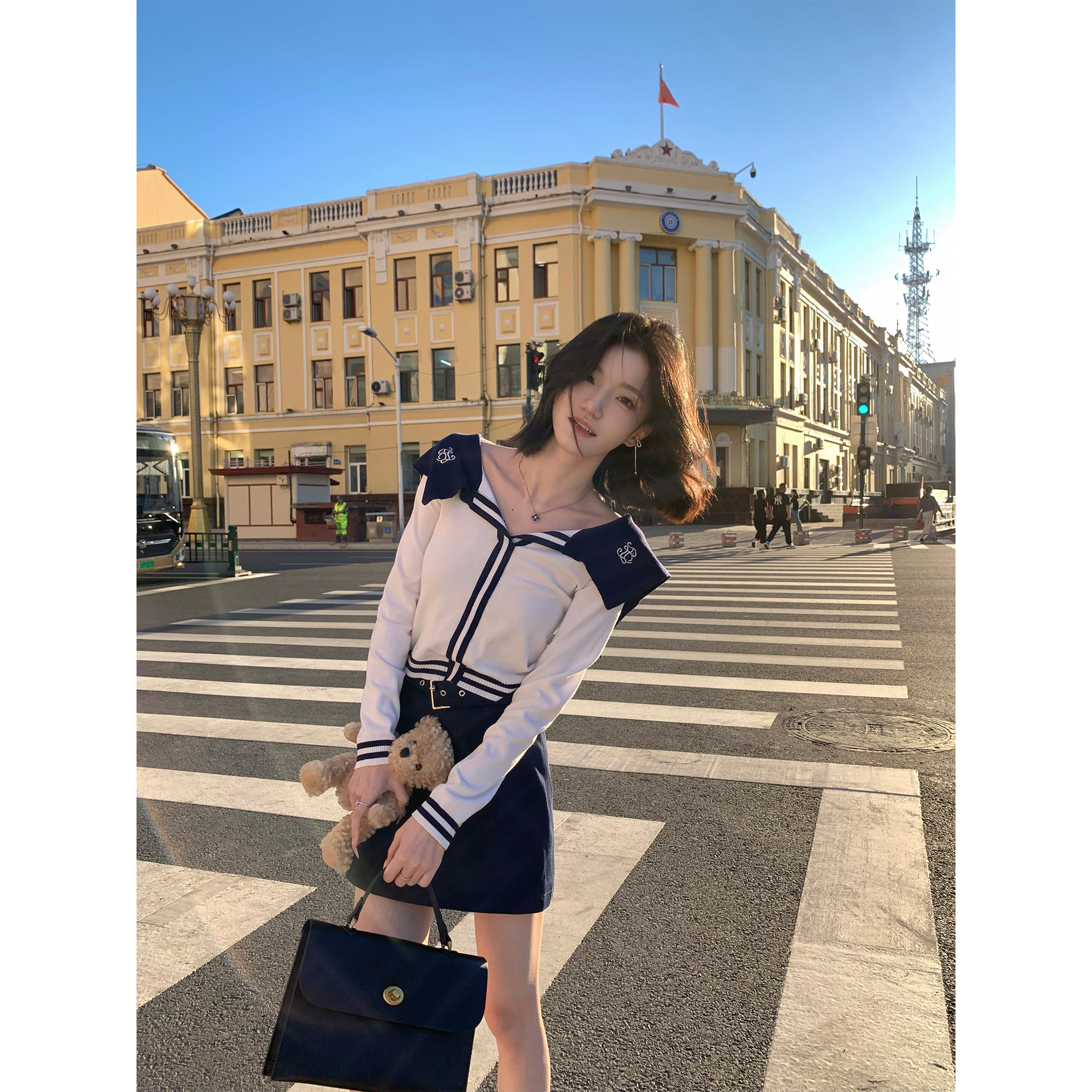 YYW汪澜的妹妹2色刺绣学院翻领