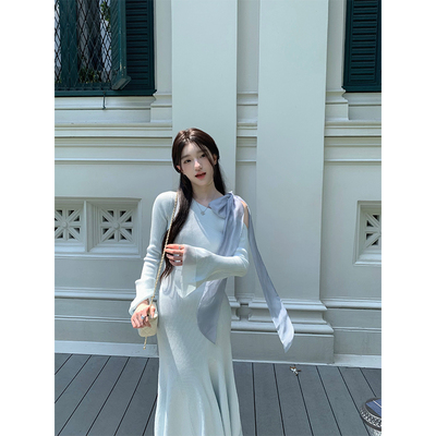 汪澜的妹妹系带鱼尾针织连衣裙