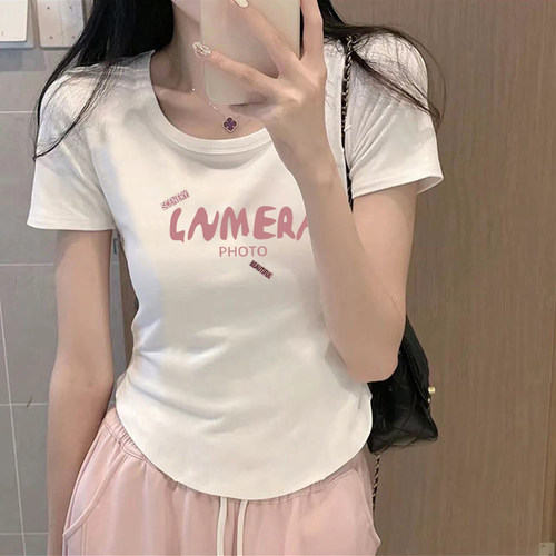 别致纯棉弧形下摆t恤女短款上衣