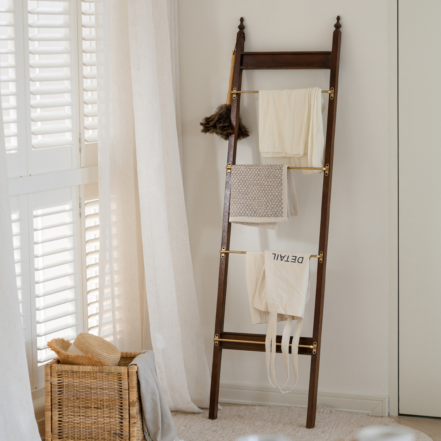 法式中古实木梯形多功能衣帽架