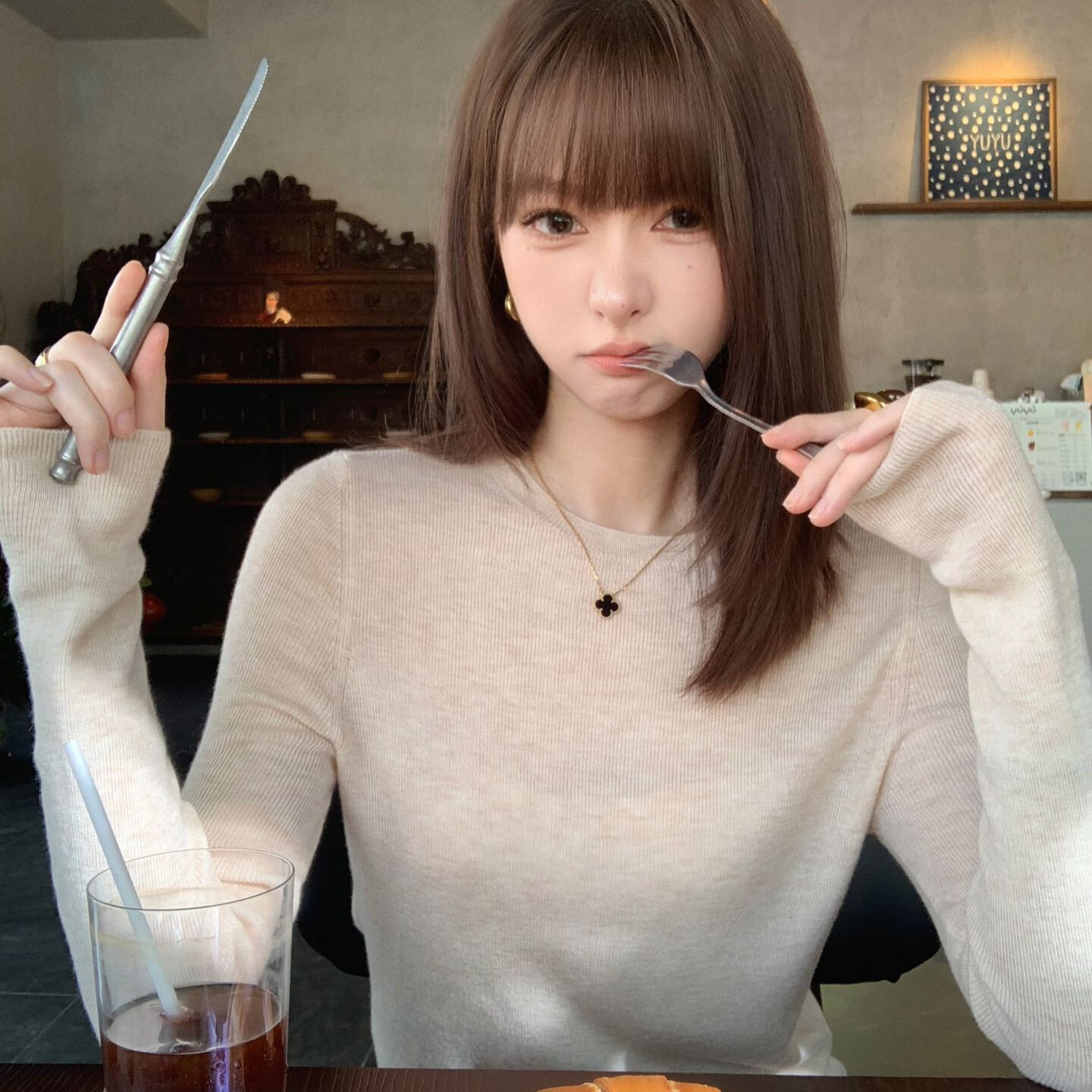燕麦色羊毛针织衫女上衣长袖秋冬款内搭打底衫圆领韩版穿搭毛衣修