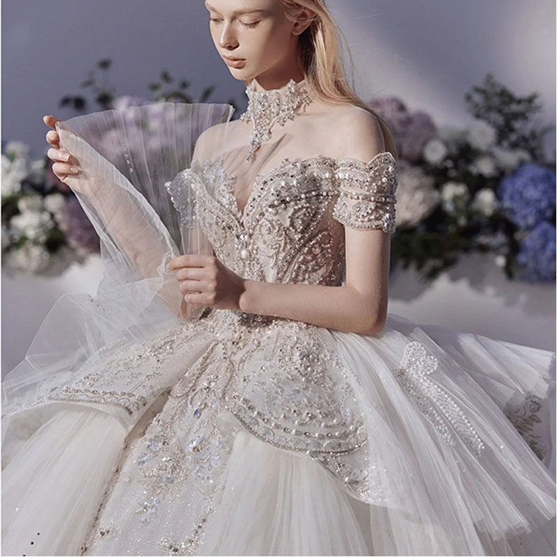  White trailer (no matching of single wedding dresses)+3XL   + $22.00 