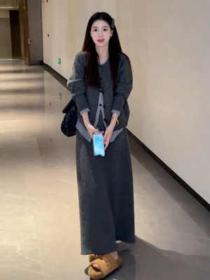 2025新款韩系高级感穿搭针织连衣裙子女秋冬季慵懒风灰色套装长裙