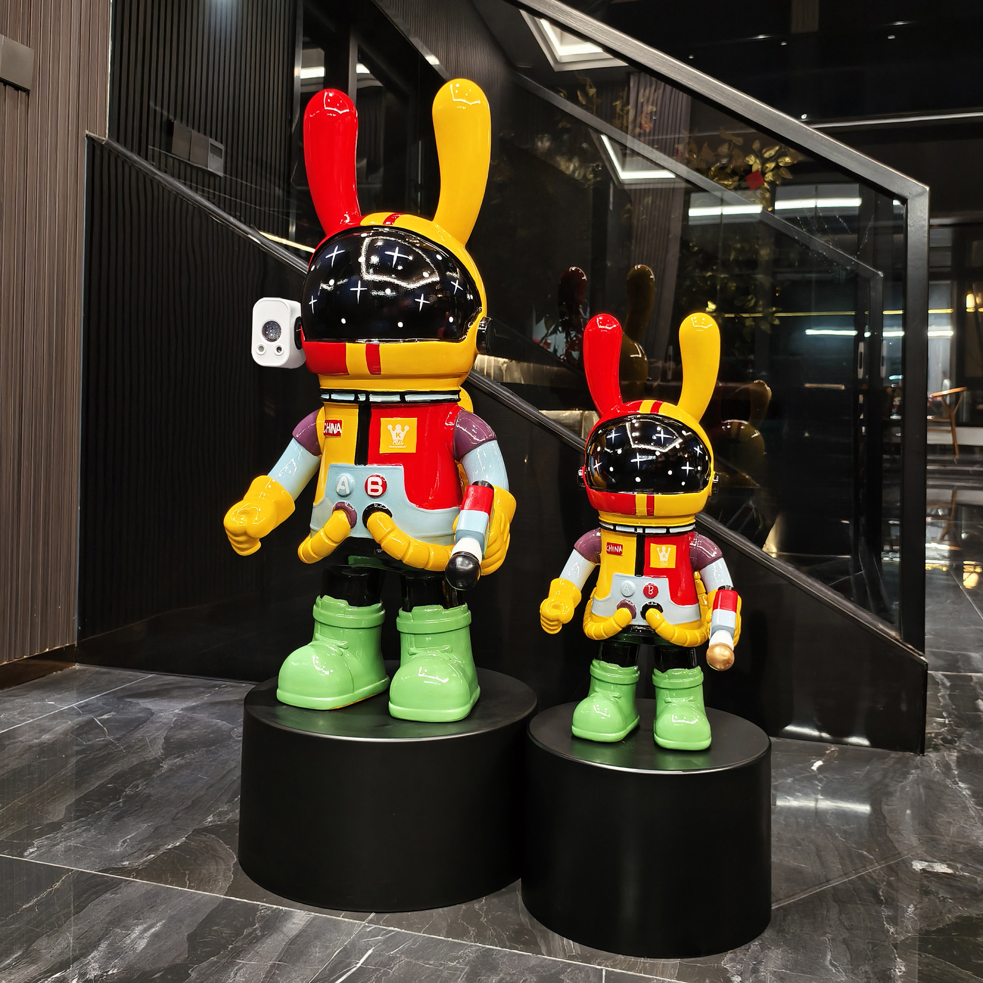 德国星际兔宇航员客厅太空兔子落地大摆件电视柜旁边星空投影装饰