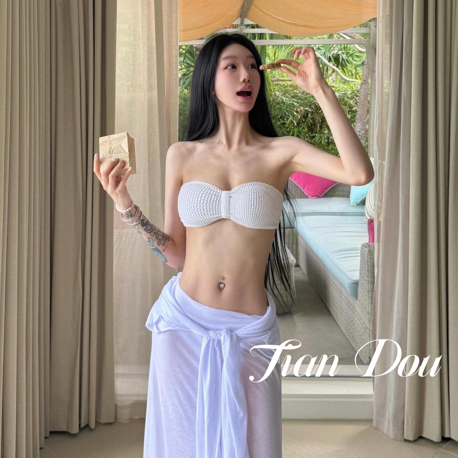 椰子白抹胸海边度假性感分体比基尼三件套露背罩衫拖地长裙泳衣裙