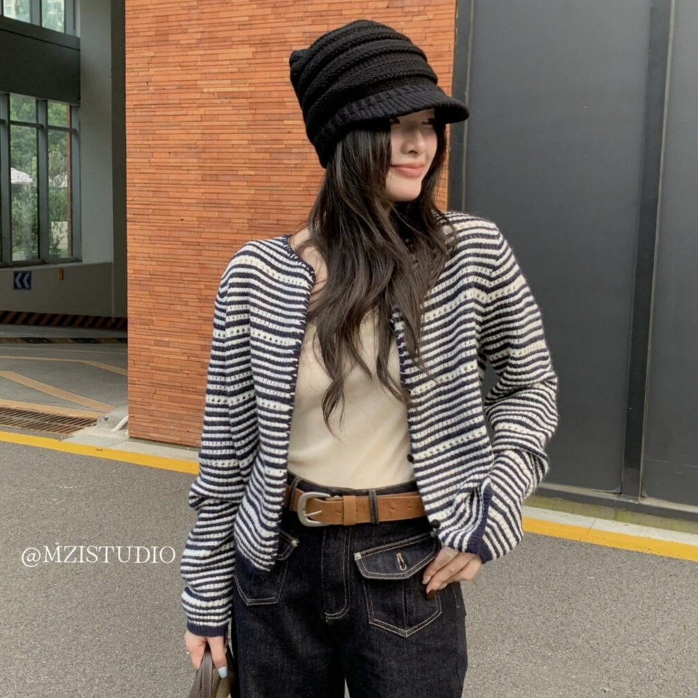 MZI STUDIO秋装女韩系镂空设计百搭显瘦单排扣圆领长袖毛衣A80255