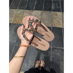 女夏外穿高级感2025新款 品牌清仓厚底超火绝美水钻拖鞋 海边沙滩防