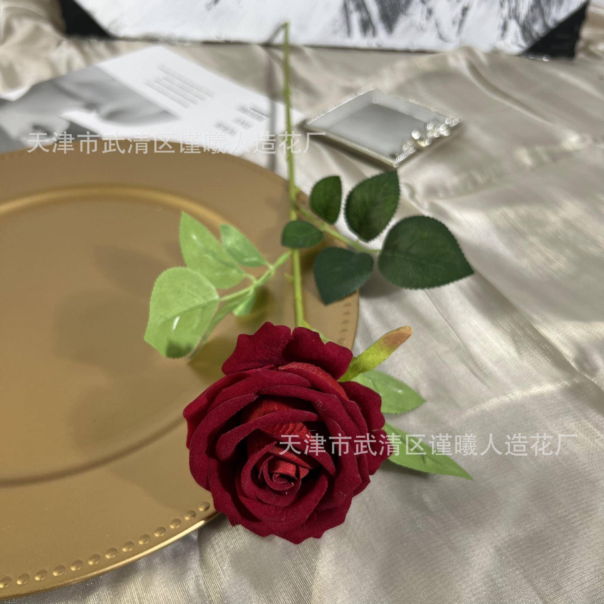 小红书推荐婚礼专用仿真玫瑰婚庆布置背景道具假花礼堂吊顶插花