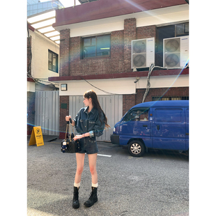 八盖pinky piggy 苏格兰牧场 重工刺绣翻领牛仔套装高腰铆钉短裤