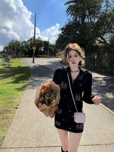 八盖pinkypiggy玫瑰毛衣套装