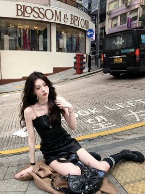 八盖pinkypiggy黑色辣妹吊带裙