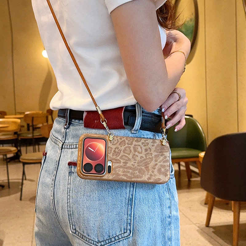 适用小米17手机壳全包防摔潮牌皮纹小米17pro保护套新款豹纹高级感奢华斜挎挂绳女款小米17proMax美拉德系