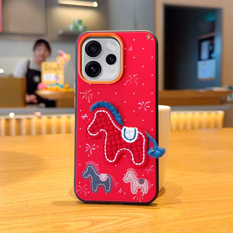 适用OPPOReno15手机壳奢华网红潮牌Reno15pro保护套金甲系列新年发财马