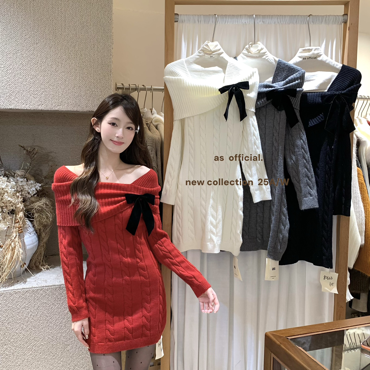 AS OFFICIAL-一字肩丝绒蝴蝶结连衣裙(配胸针)80638