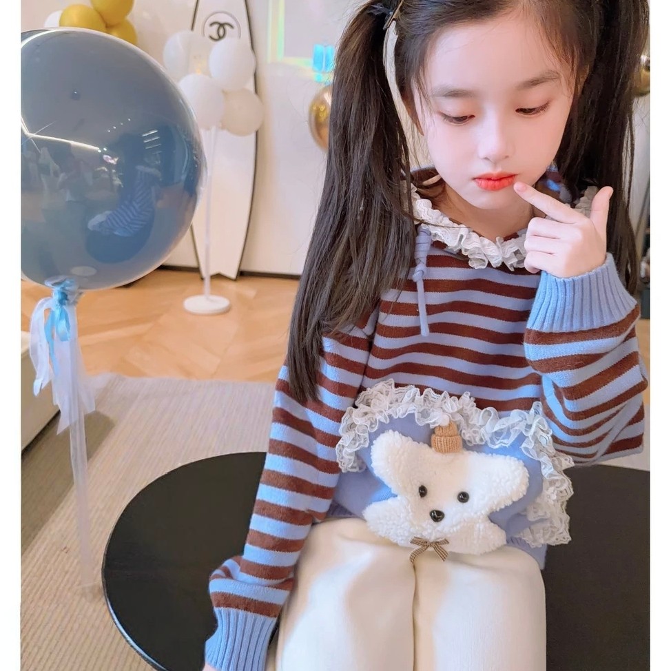 韩国女童条纹毛衣春装2026新款儿童可爱风蕾丝边连帽套头针织衫潮