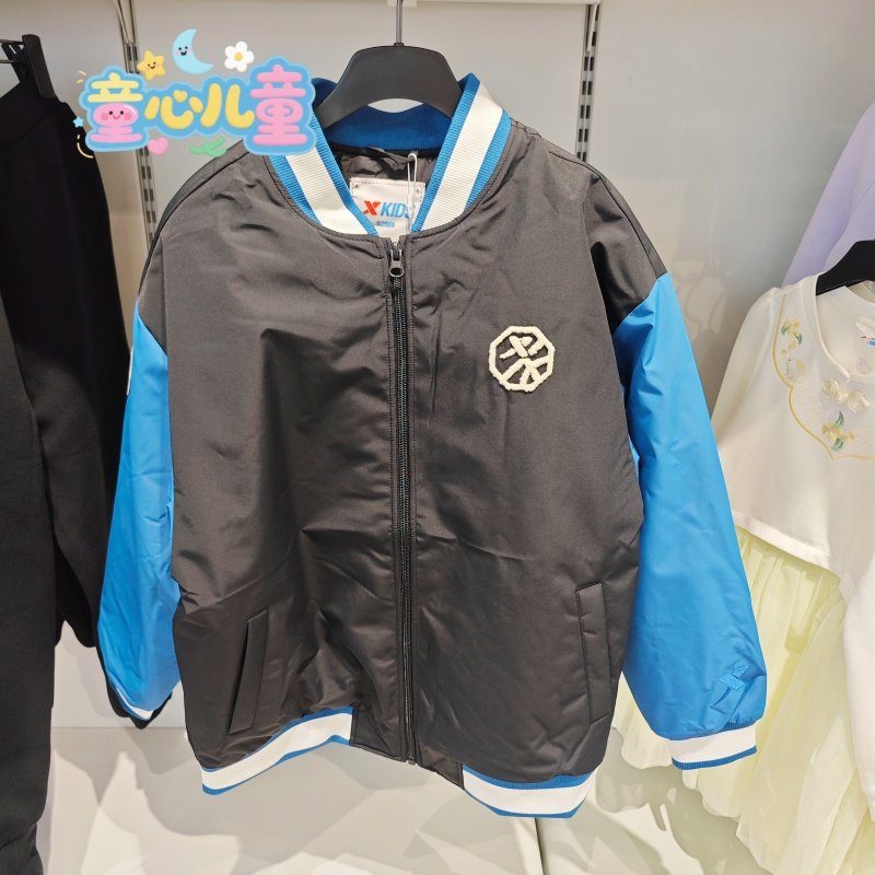 特步儿童2025冬新款675425284082男大童生物基防泼水宽松保暖棉服
