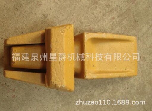 泉州 挖掘机四轮一带支重轮轨总成铲斗斗齿 推土机 支重轮 托链轮