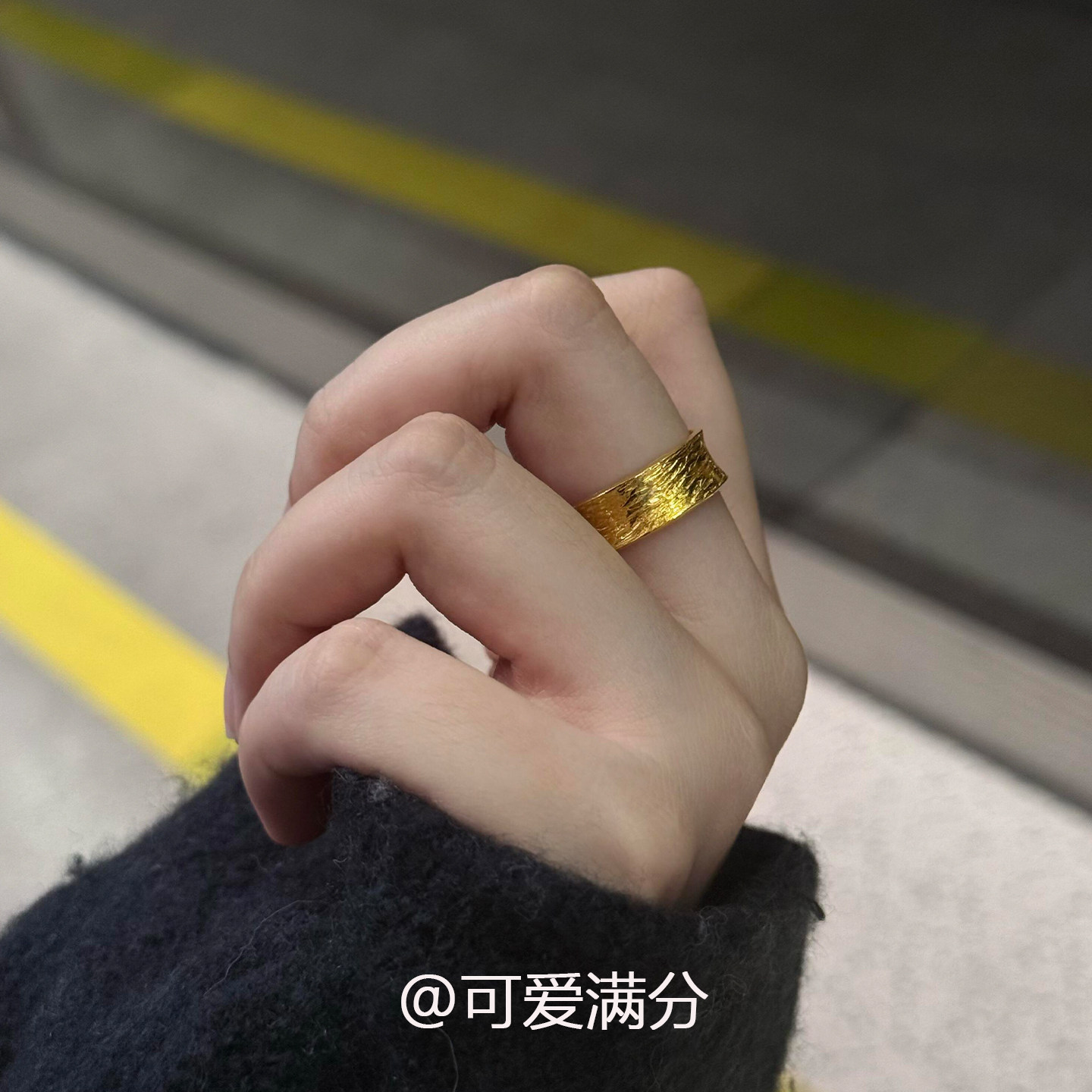 S925银中古金色纹理宽面素圈戒指图片