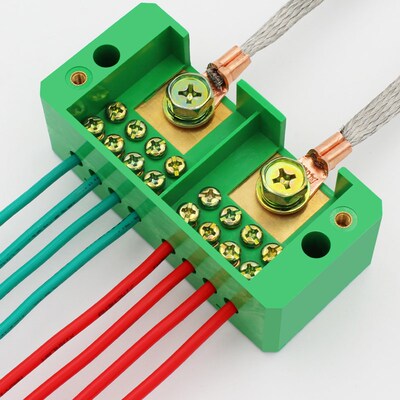 Terminal Block Row Single phase Two-in Eight-out Green Conne
