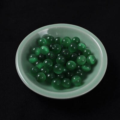 Opals are scattered beads round bead semi-finished beads