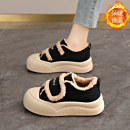 踩屎感加绒保暖女鞋冬季防滑运动棉鞋女新款魔术贴外穿羊羔绒板鞋