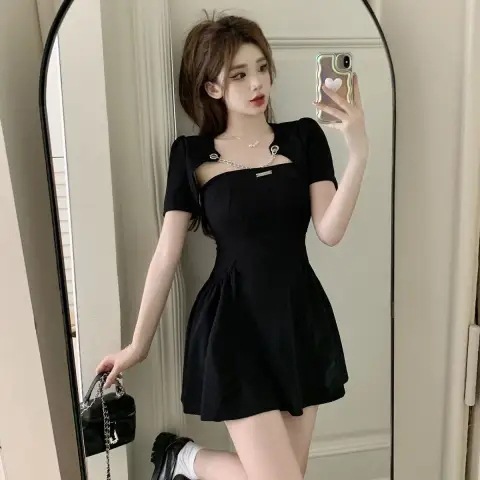 法式赫本风抹胸连衣裙女夏两件套坎肩短袖上衣纯欲辣妹套装小个子