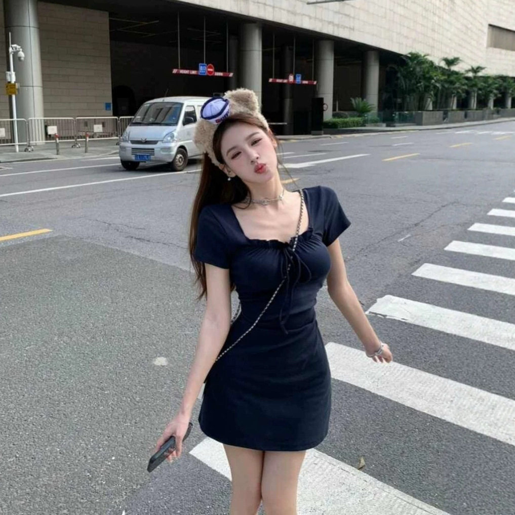 夏季甜辣妹方领包臀修身连衣裙女