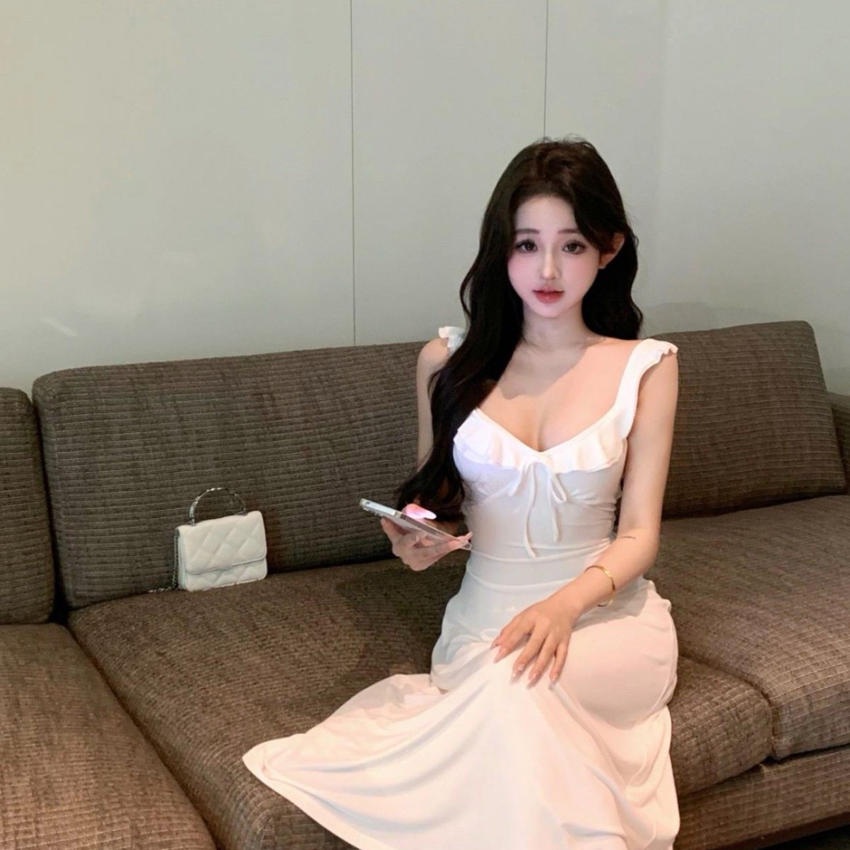 温柔风白色吊带露背度假连衣裙女