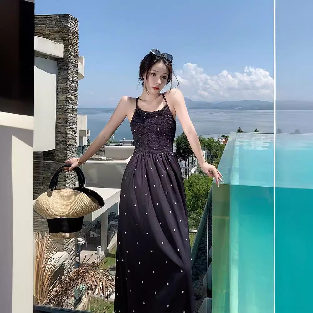 夏季海边度假波点吊带显瘦连衣裙