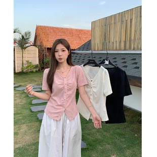 大码 T恤胖mm夏设计感褶皱收腰显瘦甜美正肩上衣 提花衬衫 女V领短袖